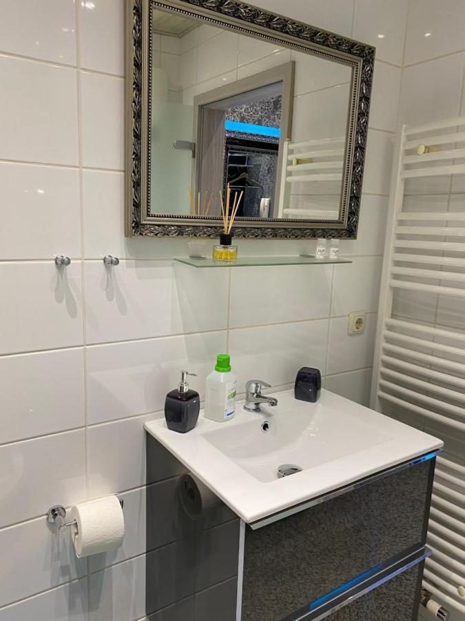 City Luxus Appartement Naehe Koeln Messe - Lanxess Arena Dış mekan fotoğraf